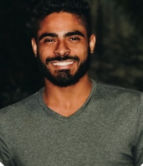 Imagem de perfil do Gabriel sorrindo